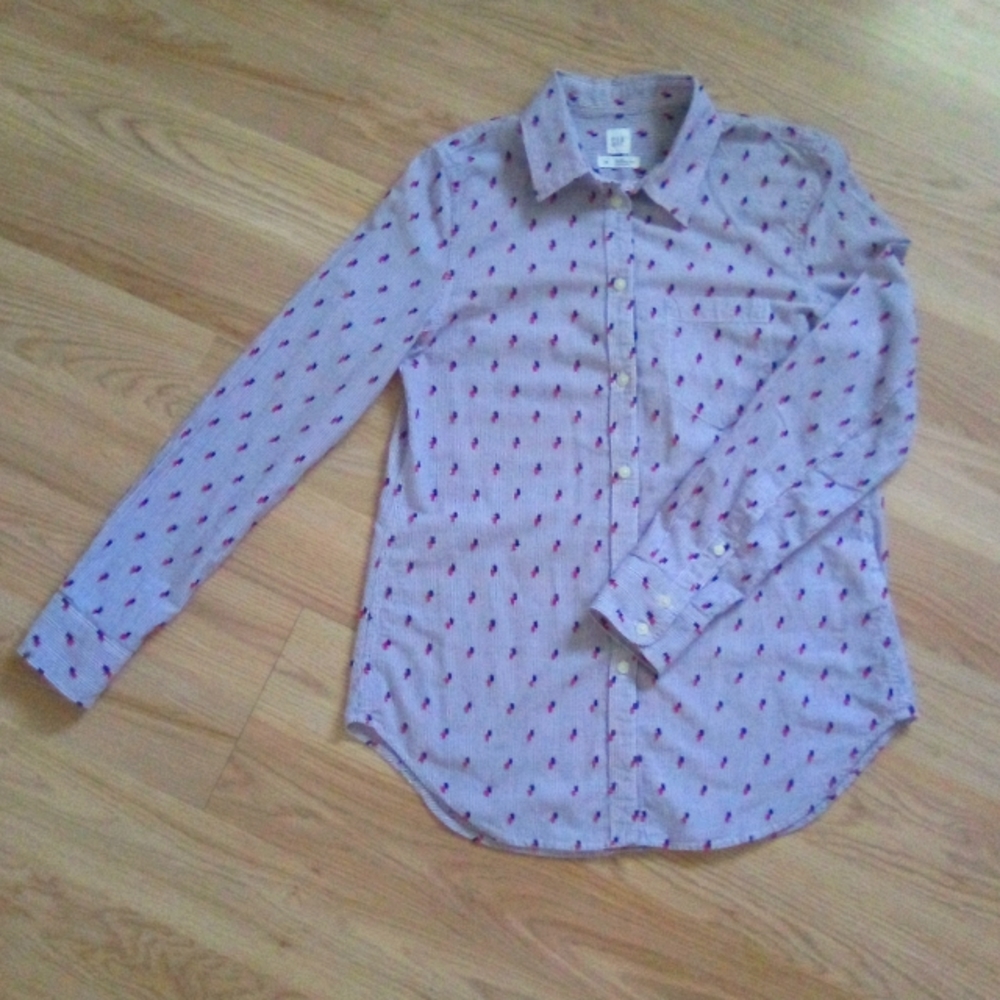 GAP shirt